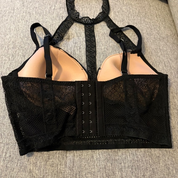 Victoria’s Secret Lacey/Mesh Bra NWT - Picture 2 of 6